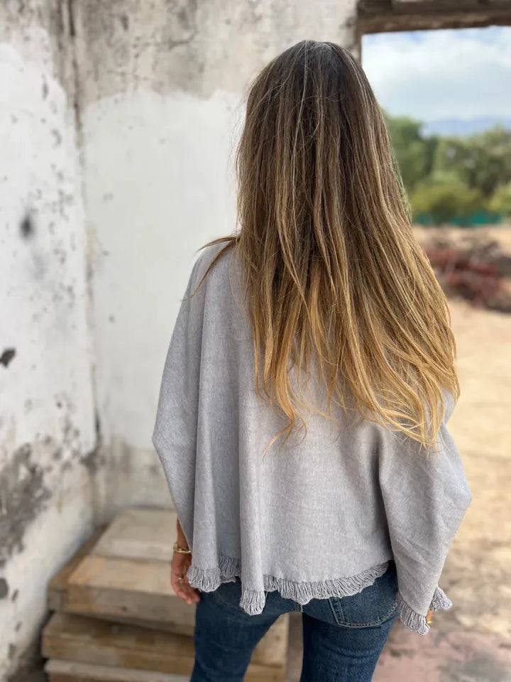 CELINE – SWETER Z POSTRZĘPIONYM DOŁEM